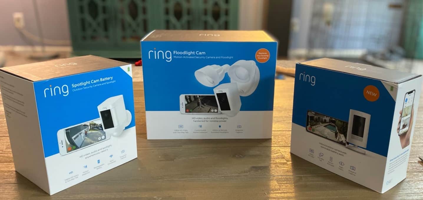 Ring Spotlight Cam Plus, Solar | Two-Way Talk, Color Night Vision, and  Security Siren (2022 release) - White